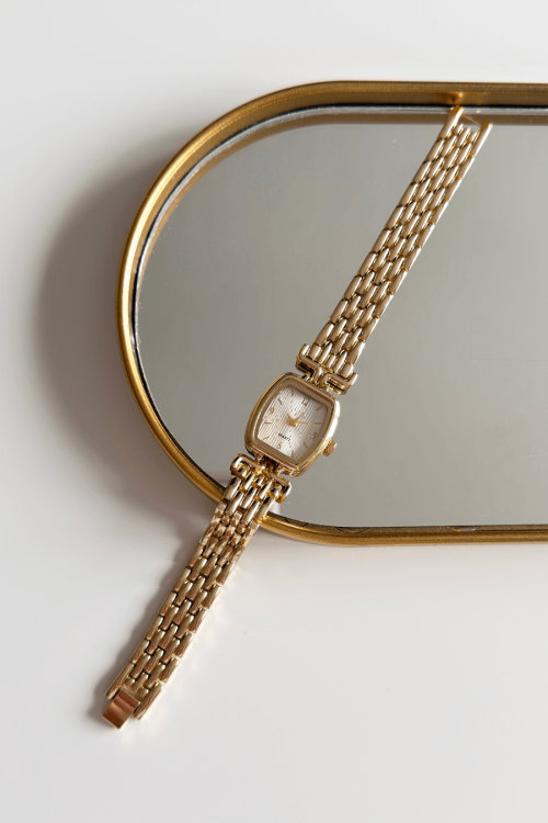 Liora Beyaz Kavisli Kare Kadran Gold Çelik Kordon Kadın Kol Saati