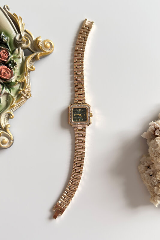 Lunera Yeşil Kare Taşlı Kadran Gold Çelik Kordon Kadın Kol Saati - 1