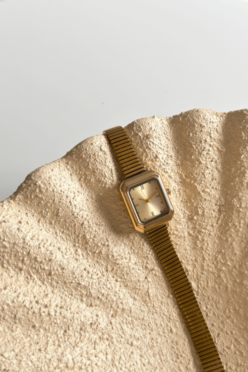 Nira Gold Dikdörtgen Kadran Gold Çelik Kordon Kadın Kol Saati