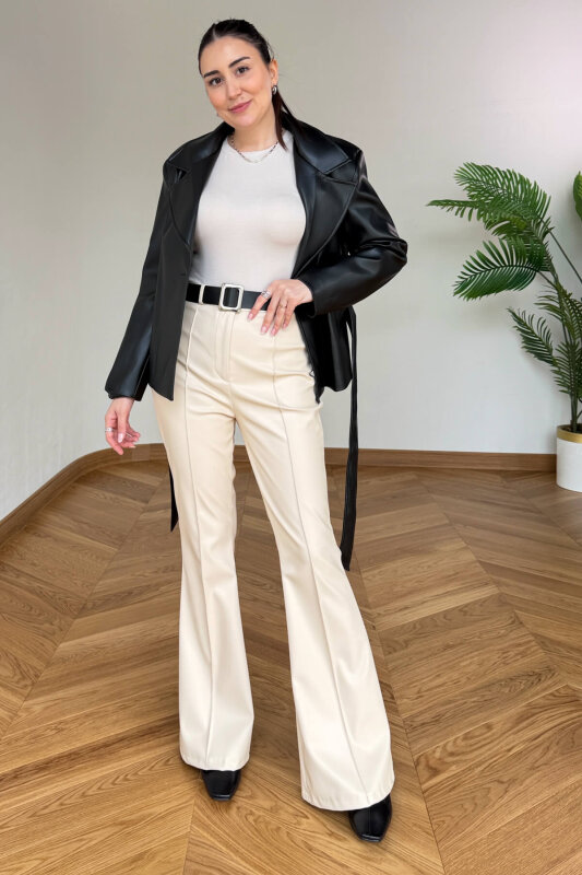 PNT-07424 Bej İçi Polarlı Kendinden Kemerli Suni Deri İspanyol Paça Pantolon - 2