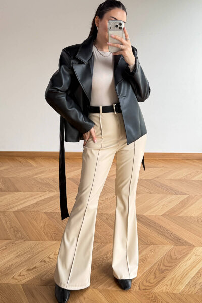 PNT-07424 Bej İçi Polarlı Kendinden Kemerli Suni Deri İspanyol Paça Pantolon - 5