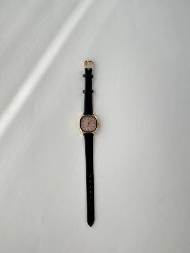 S001 Siyah Suni Deri Kordonlu Kare Gold Çerçeveli Kol Saati - 3