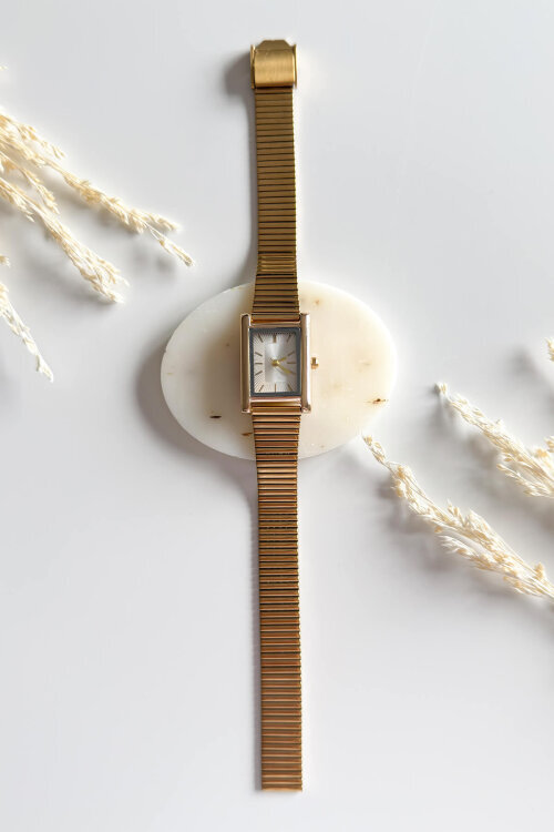 Selis Beyaz Dikdörtgen Kadran Gold Çelik Kordon Kadın Kol Saati - 1