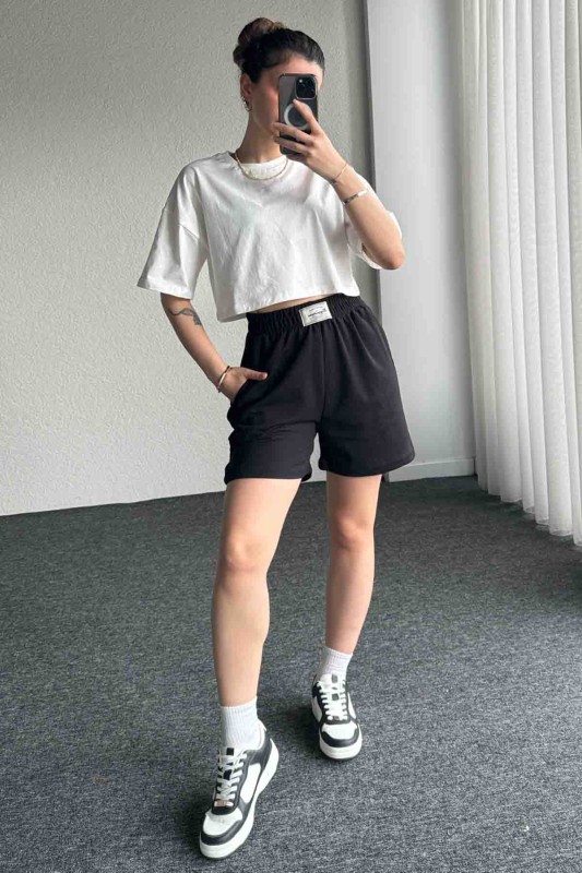 ŞRT-16022 Siyah Etiket Detaylı Uzun Lastikli Şort - 1