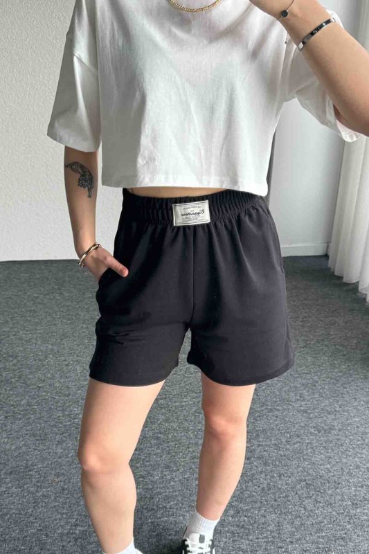 ŞRT-16022 Siyah Etiket Detaylı Uzun Lastikli Şort - 2