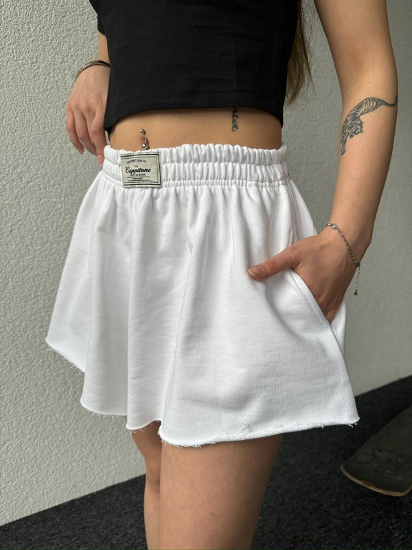 ŞRT-16024 Beyaz Etiket Detaylı Kısa Salaş Lastikli Şort - 1