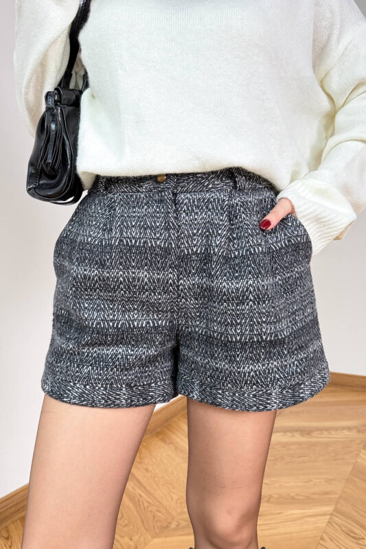 ŞRT-16029 Siyah Gold Düğmeli Balıksırtı Desenli Kışlık Şort - 5