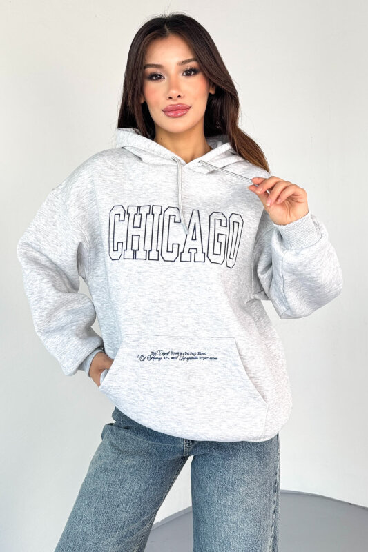 SWT-1682 Gri Chicago Baskılı Kapüşonlu Kanguru Cep Hoodie  - 5