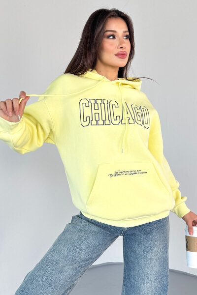 SWT-1682 Sarı Chicago Baskılı Kapüşonlu Kanguru Cep Hoodie - 4