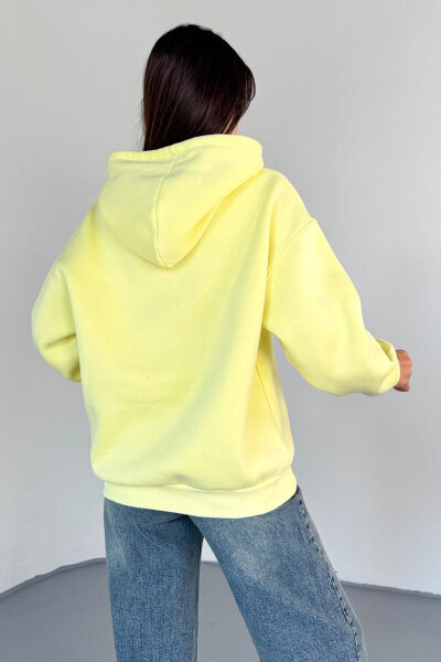 SWT-1682 Sarı Chicago Baskılı Kapüşonlu Kanguru Cep Hoodie - 3