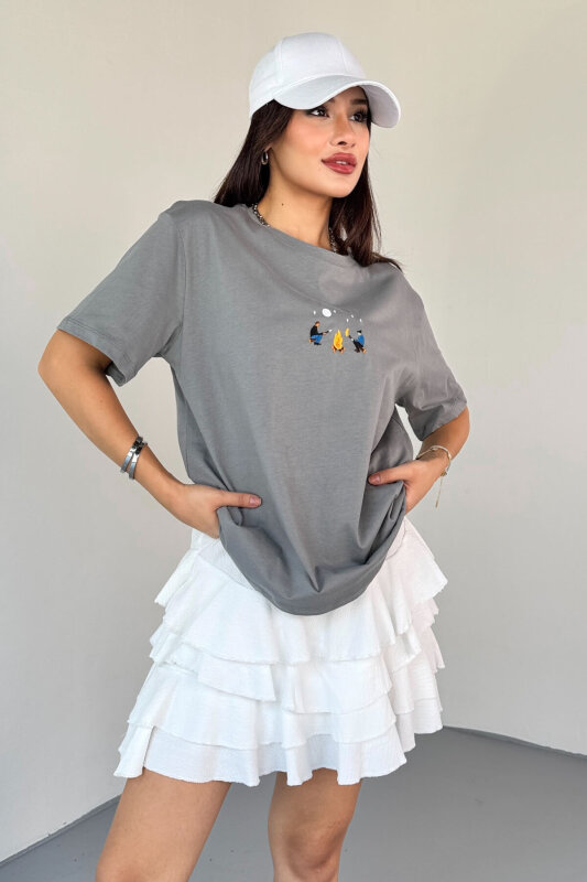 T-910 Füme Ateş Nakışlı Kısa Kollu Salaş Pamuklu Tişört - 4