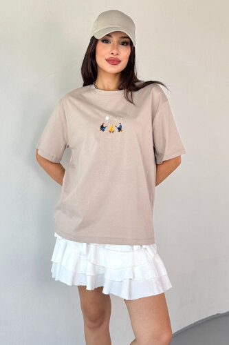 T-910 Taş Rengi Ateş Nakışlı Kısa Kollu Salaş Pamuklu Tişört - 4