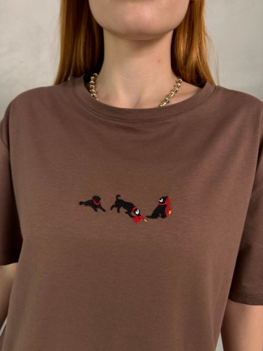 T-912 Kahverengi Köpek Nakış İşlemeli Bisiklet Yaka Tişört - 5