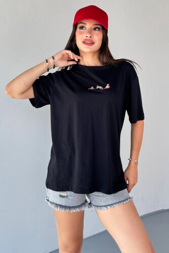 T-912 Siyah Köpek Nakış İşlemeli Bisiklet Yaka Tişört - Cappmoda