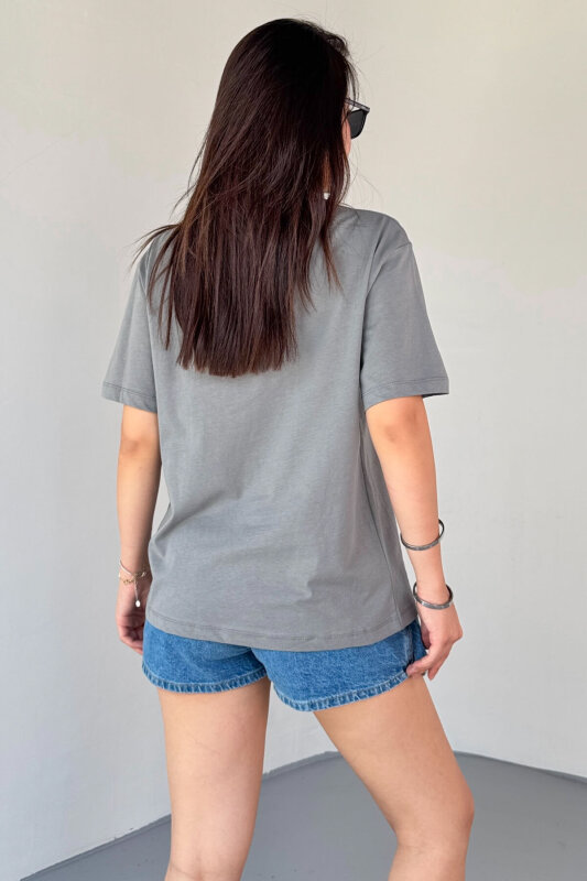 T-913 Füme Ördek Nakışlı Kısa Kollu Pamuklu Tişört - 4