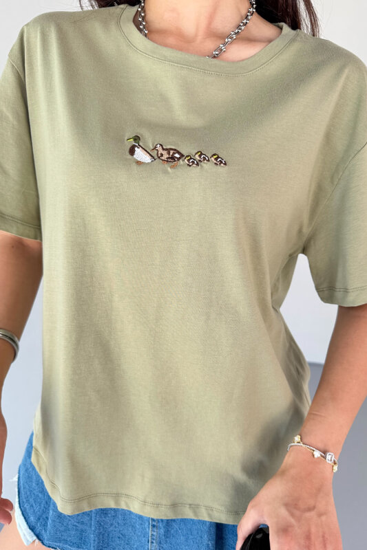 T-913 Haki Ördek Nakışlı Kısa Kollu Pamuklu Tişört - 3