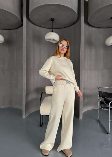 TKM-0040 Ekru Believe İn Yourself Kabartma Yazı Baskılı  Üç İplik Şardonlu İkili Takım (1)