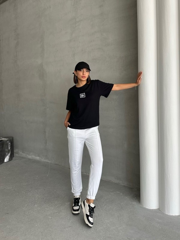 TKM-0047 Beyaz Frıday Yazılı Enjeksiyon Baskı Bisiklet Yaka Tişört Etiket Detay Bel Lastikli Jogger Eşofman İkili Takım - 1