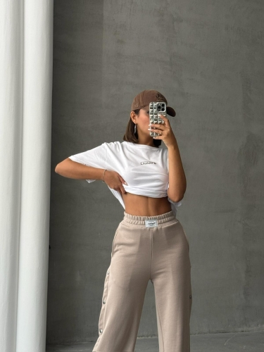 TKM-0049 Bej Rengi Orıgnal Yazı Enjeksiyon Baskılı Bisiklet Yaka Tişört Bel Lastikli Etkiket Detay Çıtçıtlı Eşofman İkili Takım - 4