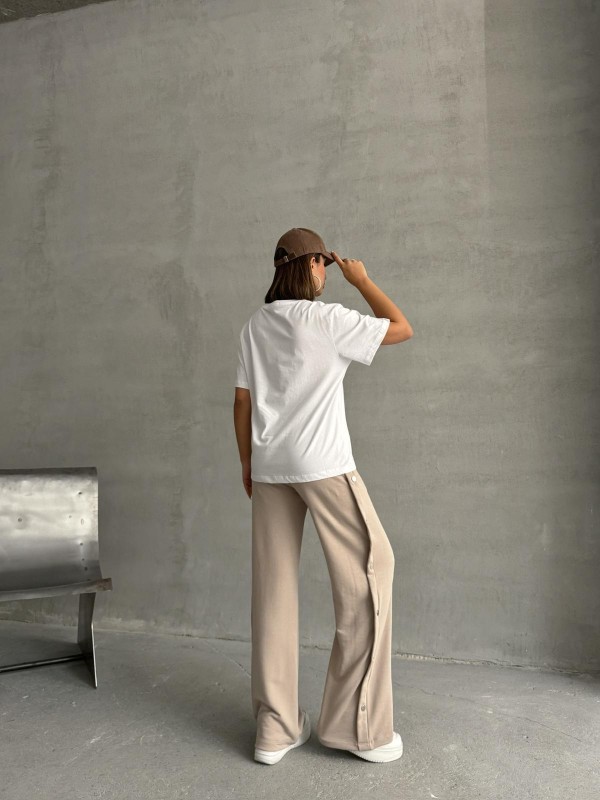 TKM-0049 Bej Rengi Orıgnal Yazı Enjeksiyon Baskılı Bisiklet Yaka Tişört Bel Lastikli Etkiket Detay Çıtçıtlı Eşofman İkili Takım - 5