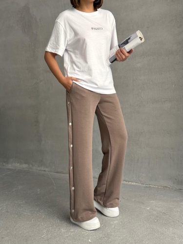 TKM-0049 Kahverengi Orıgnal Yazı Enjeksiyon Baskılı Bisiklet Yaka Tişört Bel Lastikli Etkiket Detay Çıtçıtlı Eşofman İkili Takım - 3