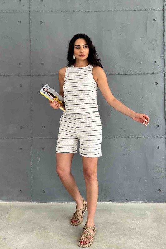 TKM-03619 Siyah Çizgili Keten Kumaş Yuvarlak Yaka Bluz Bağlamalı Şort İkili Takım - 1