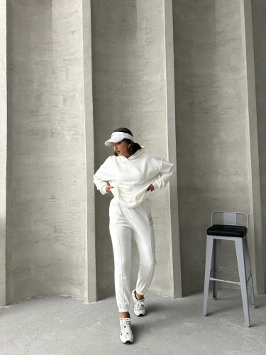 TKM-03634 Beyaz Etiket Detaylı Kapüşonlu Sweatshirt Çimalı Jogger İki İplik Şardonlu İkili Takım - 4