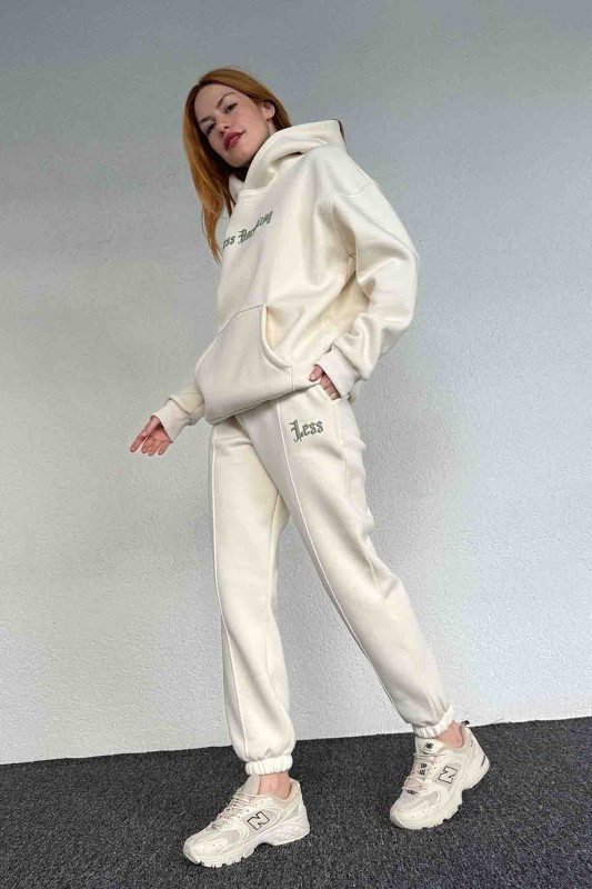 TKM-03643 Ekru Less Kabartma Yazı Baskılı Kapüşonlu Sweatshirt Jogger Üç İplik Şardonlu İkili Takım - 1