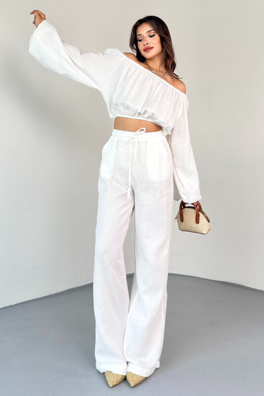 TKM-13328 Beyaz Kayık Yaka Bluz & Yüksek Bel Bol Paça Pantolon Takım - 1