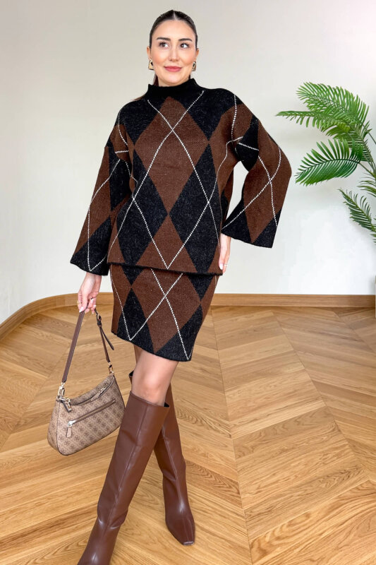 TKM-13368 Siyah-Kahverengi Dik Yaka Kalın Triko Kazak & Mini Etek İkili Takım - 2