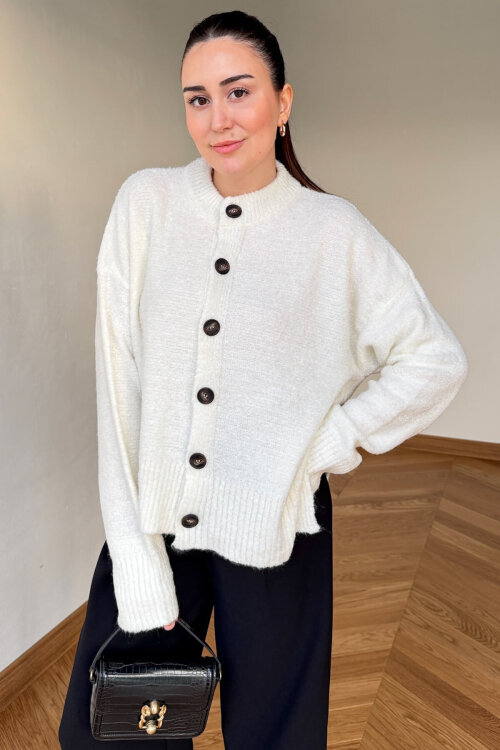 TRK-2085 Ekru Buklet Örme Büyük Düğmeli Hırka