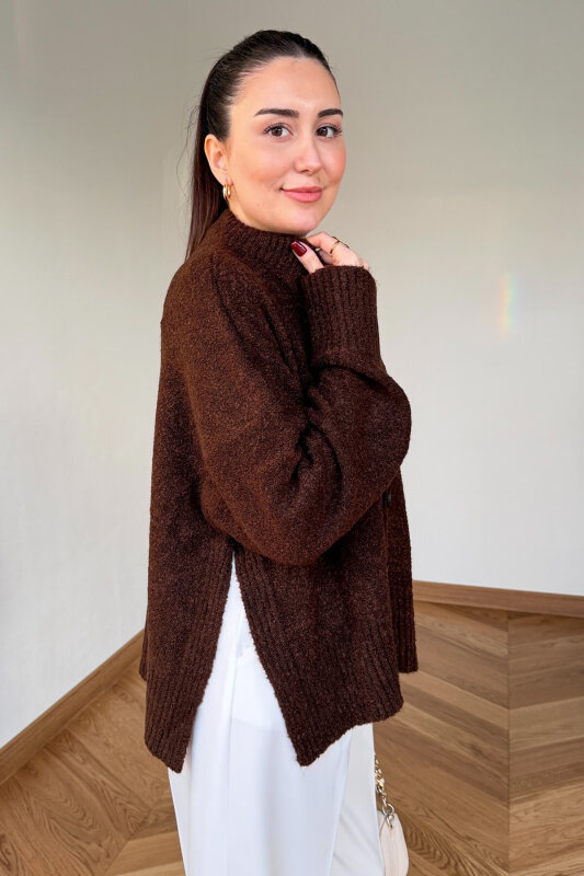 TRK-2085 Kahverengi Buklet Örme Büyük Düğmeli Hırka - 3