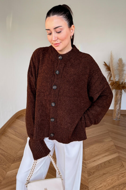 TRK-2085 Kahverengi Buklet Örme Büyük Düğmeli Hırka - 1