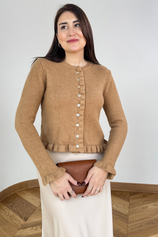 TRK-258383 Camel Fırfırlı Sedef Düğmeli Triko Hırka - 1