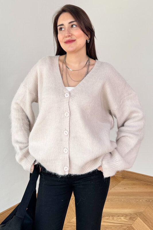 TRK-2779 Ekru Oversize Sakallı V Yaka Düğmeli Hırka - 1