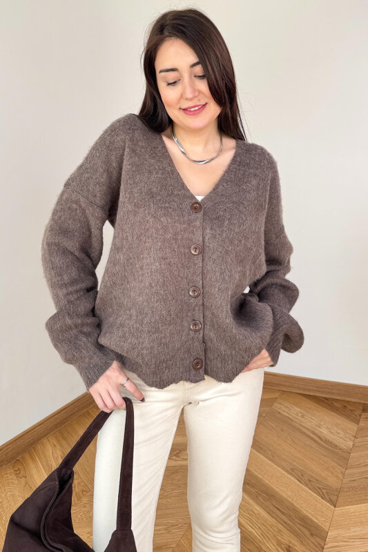 TRK-2779 Kahverengi Oversize Sakallı V Yaka Düğmeli Hırka - 2