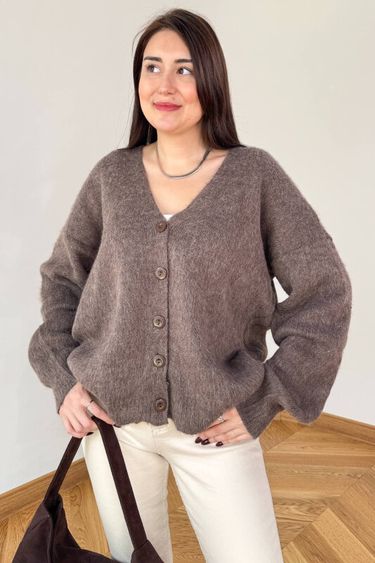 TRK-2779 Kahverengi Oversize Sakallı V Yaka Düğmeli Hırka - 1