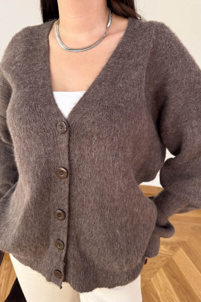 TRK-2779 Kahverengi Oversize Sakallı V Yaka Düğmeli Hırka - 3