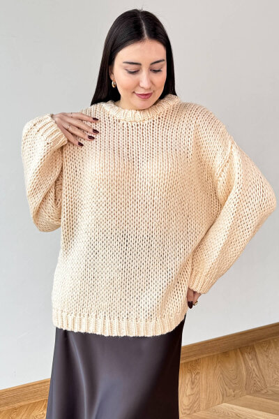 TRK-3817 Bej Kalın El Örgü Kumaş Bisiklet Yaka Oversize Kazak  - 1