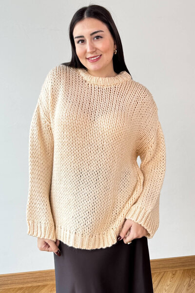 TRK-3817 Bej Kalın El Örgü Kumaş Bisiklet Yaka Oversize Kazak  - 2