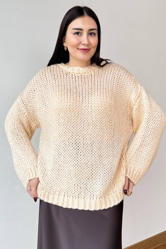 TRK-3817 Bej Kalın El Örgü Kumaş Bisiklet Yaka Oversize Kazak  - 4