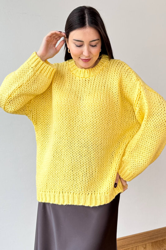 TRK-3817 Sarı Kalın El Örgü Kumaş Bisiklet Yaka Oversize Kazak - 3