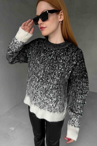 TRK-4234 Siyah Beyaz Bisiklet Yaka Uzun Kol Taş Detaylı Triko Bluz - 3