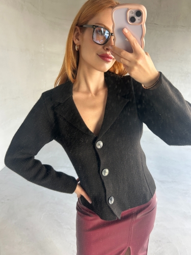 TRK-4377 Siyah Kruvaze Yaka Uzun Kol Düğme Detay Triko Hırka (1)