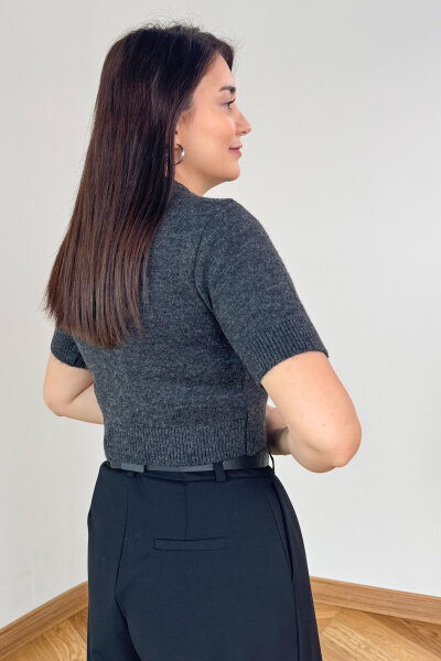 TRK-4540 Füme Fular Detaylı Sedef Düğmeli Kısa Kollu Hırka - 3