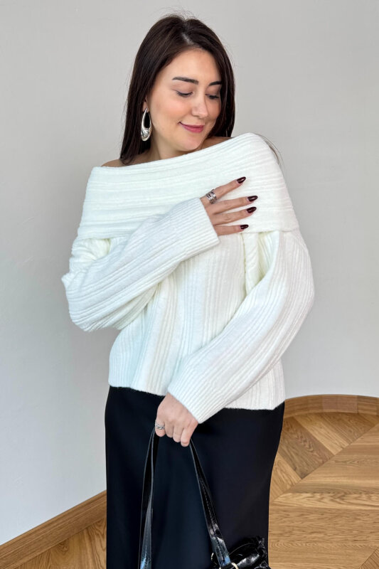 TRK-4552 Ekru Madonna Yaka Fitil Detaylı Triko - 1