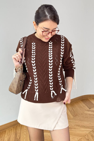 TRK-5313 Kahverengi Britli Örgü Desenli Ajur Detaylı Triko Kazak