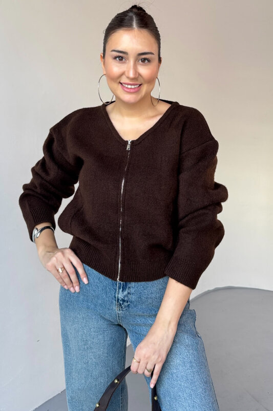 TRK-5314 Kahverengi Şardonlu Fermuarlı Triko Hırka - 4