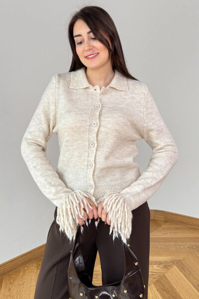 TRK-5322 Bej Püskül Kollu Polo Yaka Düğmeli Triko Hırka (1)