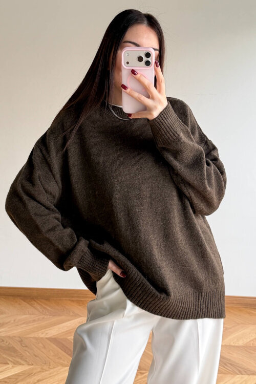 TRK-5326 Acı Kahve Yumoş Dokulu Oversize Triko Kazak - 3